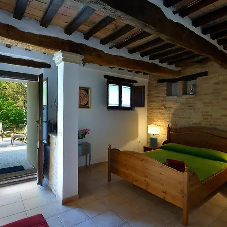 Casolare Ai Piedi Del Furlo * Pergola